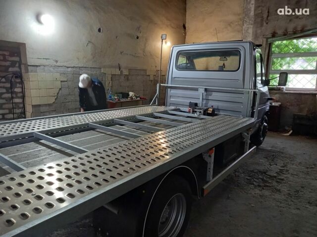 Серый Мерседес Sprinter, объемом двигателя 2.7 л и пробегом 320 тыс. км за 18000 $, фото 14 на Automoto.ua