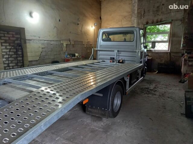 Серый Мерседес Sprinter, объемом двигателя 2.7 л и пробегом 320 тыс. км за 18000 $, фото 8 на Automoto.ua