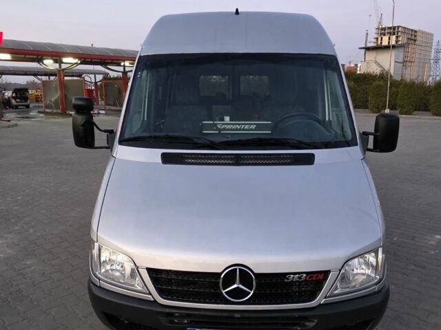 Серый Мерседес Sprinter, объемом двигателя 2.1 л и пробегом 400 тыс. км за 8502 $, фото 1 на Automoto.ua