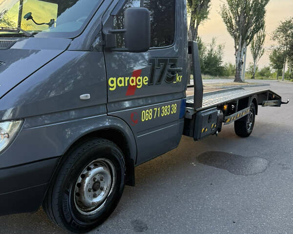 Серый Мерседес Sprinter, объемом двигателя 2.69 л и пробегом 370 тыс. км за 13500 $, фото 1 на Automoto.ua