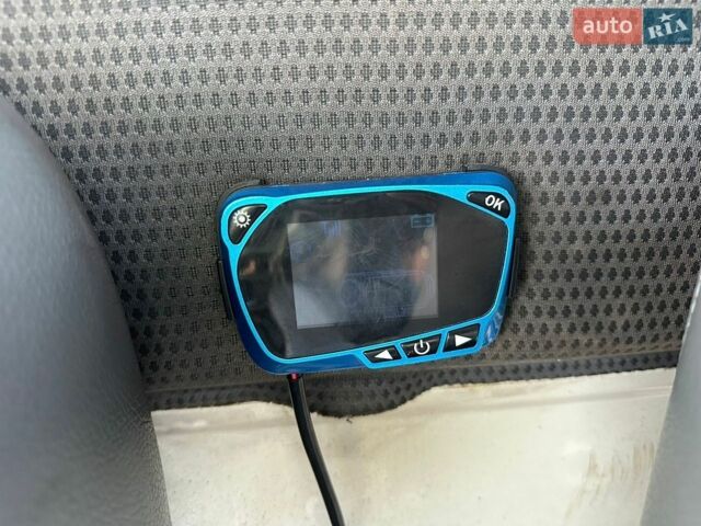 Серый Мерседес Sprinter, объемом двигателя 2.69 л и пробегом 571 тыс. км за 12000 $, фото 14 на Automoto.ua