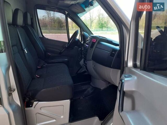 Серый Мерседес Sprinter, объемом двигателя 2.15 л и пробегом 412 тыс. км за 14500 $, фото 3 на Automoto.ua