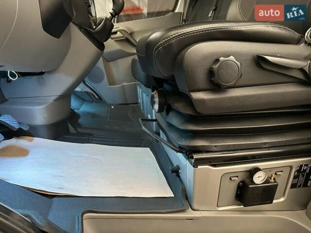 Серый Мерседес Sprinter, объемом двигателя 2.14 л и пробегом 344 тыс. км за 16500 $, фото 4 на Automoto.ua