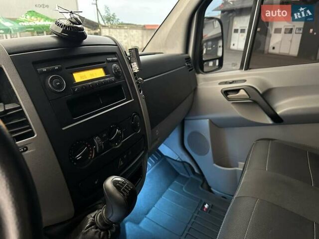 Серый Мерседес Sprinter, объемом двигателя 2.14 л и пробегом 344 тыс. км за 16500 $, фото 12 на Automoto.ua