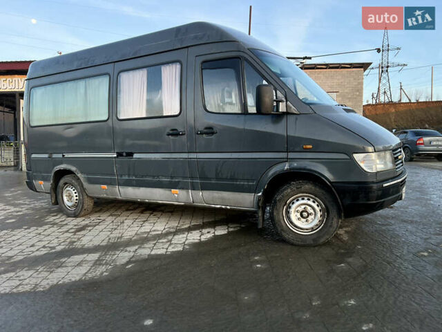 Серый Мерседес Sprinter, объемом двигателя 2.3 л и пробегом 600 тыс. км за 4500 $, фото 4 на Automoto.ua