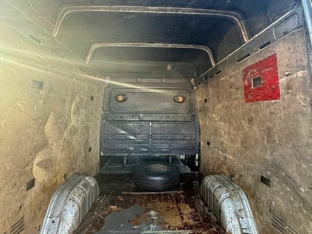 Серый Мерседес Sprinter, объемом двигателя 2.2 л и пробегом 372 тыс. км за 5900 $, фото 8 на Automoto.ua