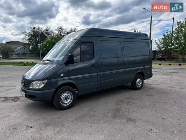 Серый Мерседес Sprinter, объемом двигателя 2.15 л и пробегом 400 тыс. км за 10000 $, фото 10 на Automoto.ua