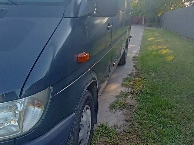 Сірий Мерседес Sprinter, об'ємом двигуна 2.1 л та пробігом 600 тис. км за 9999 $, фото 2 на Automoto.ua