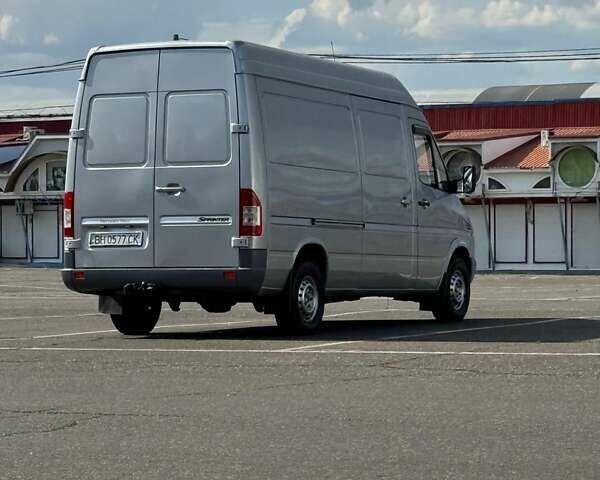 Серый Мерседес Sprinter, объемом двигателя 2.1 л и пробегом 436 тыс. км за 11750 $, фото 17 на Automoto.ua