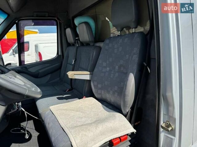 Серый Мерседес Sprinter, объемом двигателя 2.1 л и пробегом 436 тыс. км за 11750 $, фото 7 на Automoto.ua