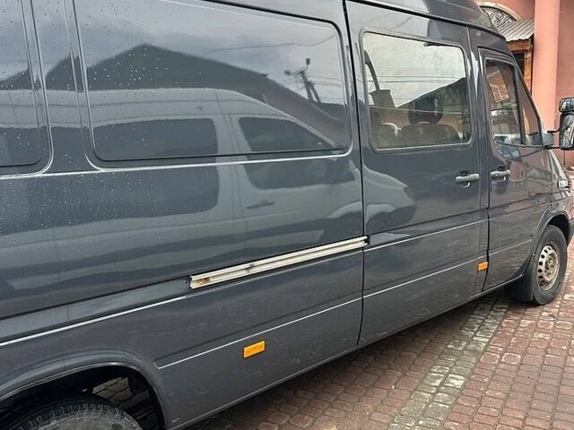 Серый Мерседес Sprinter, объемом двигателя 2.15 л и пробегом 250 тыс. км за 9300 $, фото 2 на Automoto.ua