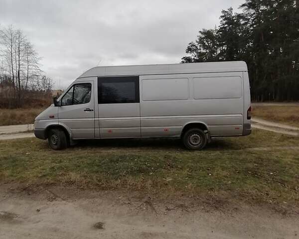 Серый Мерседес Sprinter, объемом двигателя 2.15 л и пробегом 730 тыс. км за 8800 $, фото 8 на Automoto.ua