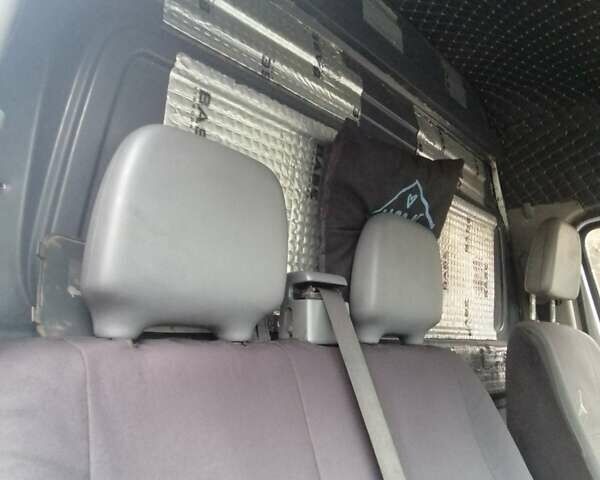 Серый Мерседес Sprinter, объемом двигателя 2.15 л и пробегом 730 тыс. км за 8800 $, фото 12 на Automoto.ua