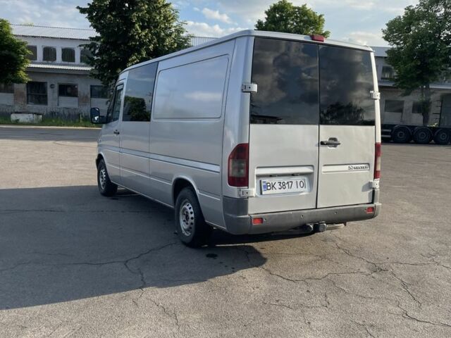Серый Мерседес Sprinter, объемом двигателя 2.7 л и пробегом 460 тыс. км за 10000 $, фото 4 на Automoto.ua