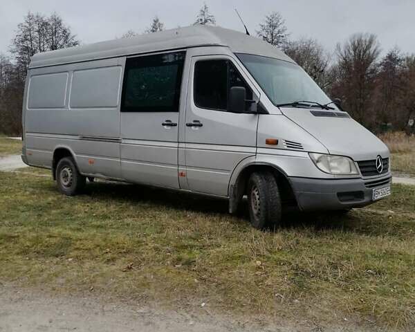 Серый Мерседес Sprinter, объемом двигателя 2.15 л и пробегом 730 тыс. км за 8800 $, фото 3 на Automoto.ua