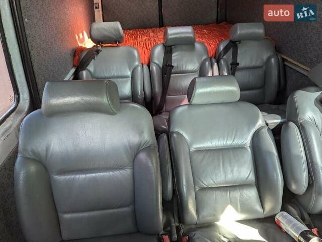 Серый Мерседес Sprinter, объемом двигателя 2.69 л и пробегом 350 тыс. км за 9999 $, фото 7 на Automoto.ua