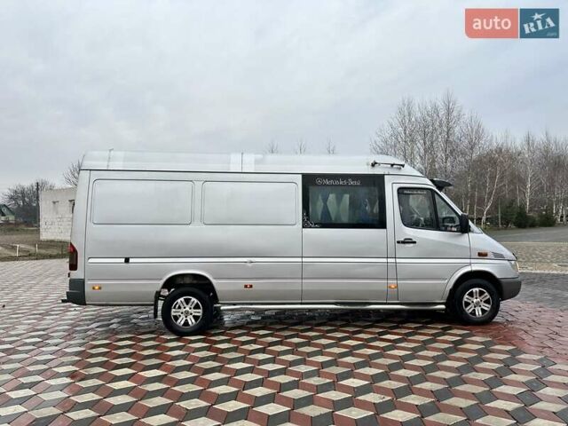 Серый Мерседес Sprinter, объемом двигателя 2.2 л и пробегом 700 тыс. км за 7900 $, фото 4 на Automoto.ua