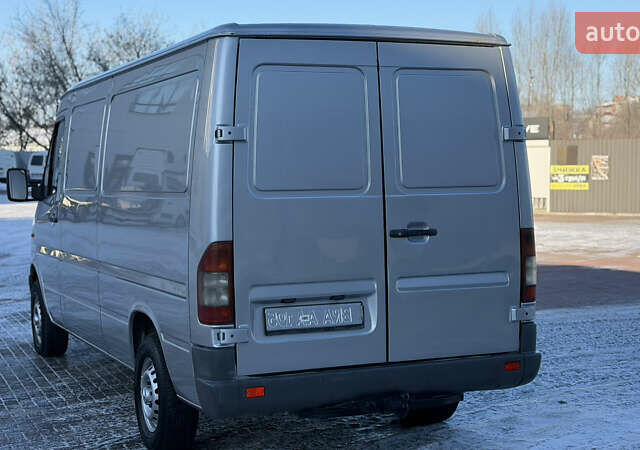 Серый Мерседес Sprinter, объемом двигателя 0 л и пробегом 398 тыс. км за 10300 $, фото 6 на Automoto.ua