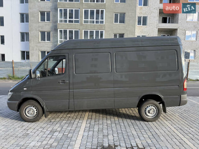 Серый Мерседес Sprinter, объемом двигателя 2.2 л и пробегом 400 тыс. км за 9800 $, фото 7 на Automoto.ua