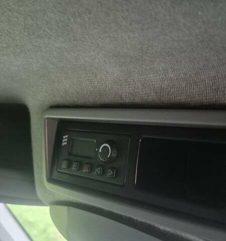 Серый Мерседес Sprinter, объемом двигателя 2.1 л и пробегом 415 тыс. км за 10000 $, фото 14 на Automoto.ua