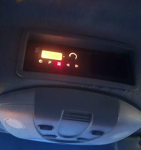 Серый Мерседес Sprinter, объемом двигателя 2.1 л и пробегом 415 тыс. км за 10000 $, фото 15 на Automoto.ua