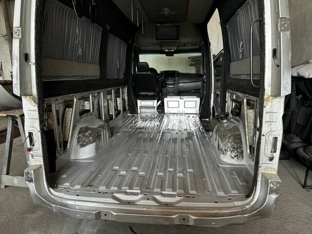 Серый Мерседес Sprinter, объемом двигателя 2.2 л и пробегом 860 тыс. км за 11500 $, фото 22 на Automoto.ua