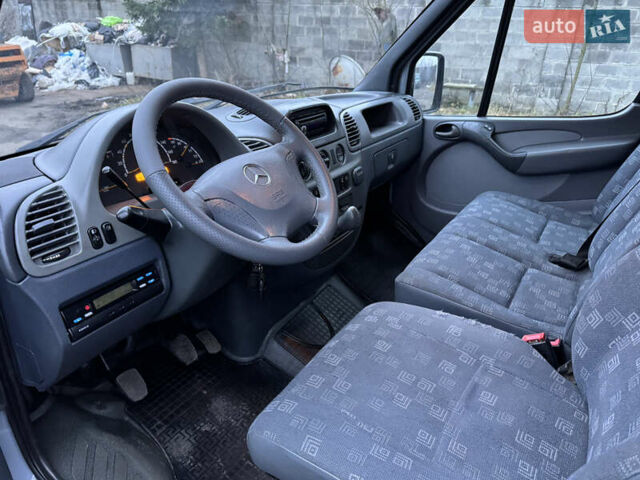 Серый Мерседес Sprinter, объемом двигателя 2.7 л и пробегом 398 тыс. км за 18900 $, фото 7 на Automoto.ua