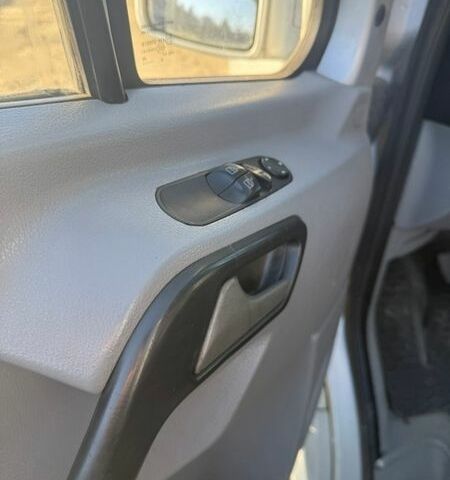 Серый Мерседес Sprinter, объемом двигателя 2.15 л и пробегом 740 тыс. км за 7300 $, фото 6 на Automoto.ua