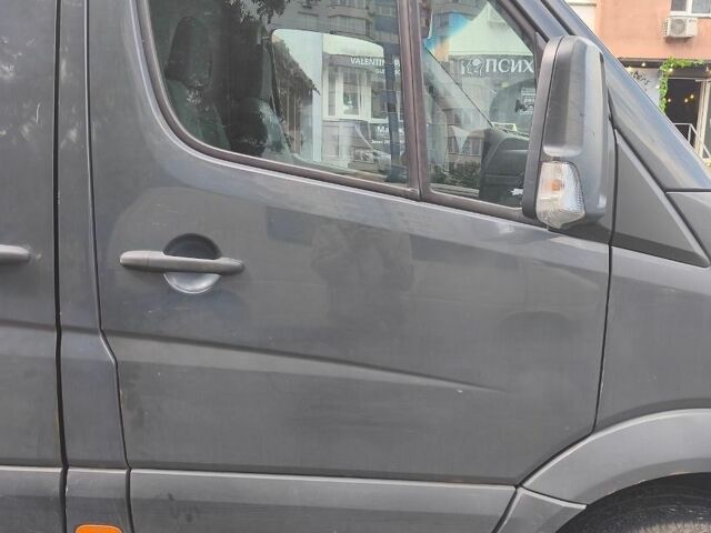 Сірий Мерседес Sprinter, об'ємом двигуна 2.15 л та пробігом 350 тис. км за 8000 $, фото 4 на Automoto.ua