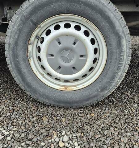 Серый Мерседес Sprinter, объемом двигателя 2.1 л и пробегом 415 тыс. км за 10000 $, фото 10 на Automoto.ua