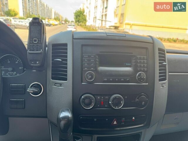 Серый Мерседес Sprinter, объемом двигателя 2.99 л и пробегом 374 тыс. км за 14500 $, фото 11 на Automoto.ua