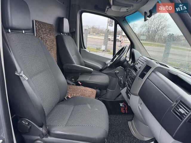 Серый Мерседес Sprinter, объемом двигателя 2.15 л и пробегом 444 тыс. км за 11350 $, фото 14 на Automoto.ua