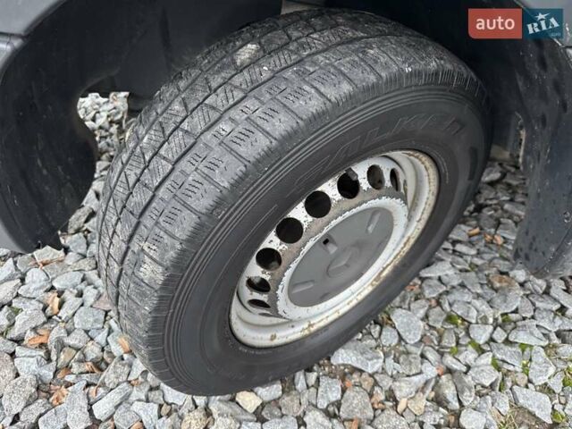 Серый Мерседес Sprinter, объемом двигателя 2.15 л и пробегом 444 тыс. км за 11350 $, фото 21 на Automoto.ua