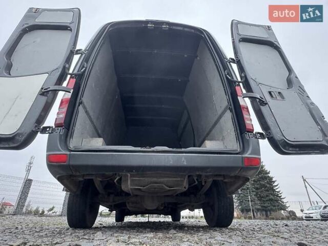 Серый Мерседес Sprinter, объемом двигателя 2.15 л и пробегом 444 тыс. км за 11350 $, фото 18 на Automoto.ua