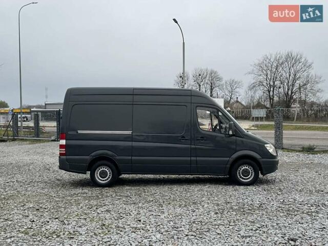 Серый Мерседес Sprinter, объемом двигателя 2.15 л и пробегом 444 тыс. км за 11350 $, фото 7 на Automoto.ua
