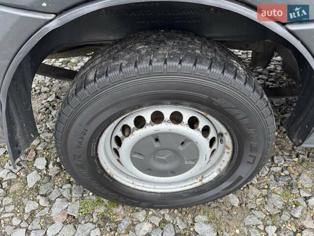 Серый Мерседес Sprinter, объемом двигателя 2.15 л и пробегом 444 тыс. км за 11350 $, фото 23 на Automoto.ua