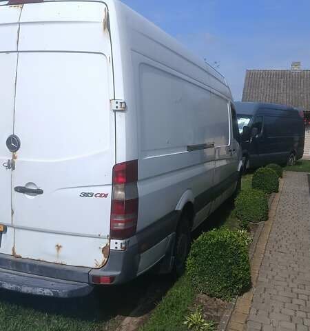 Серый Мерседес Sprinter, объемом двигателя 2.1 л и пробегом 522 тыс. км за 11000 $, фото 1 на Automoto.ua