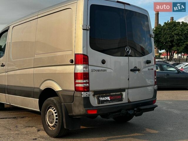 Серый Мерседес Sprinter, объемом двигателя 2.1 л и пробегом 228 тыс. км за 14990 $, фото 6 на Automoto.ua