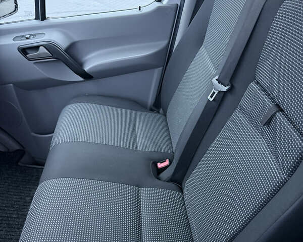 Сірий Мерседес Sprinter, об'ємом двигуна 2.99 л та пробігом 401 тис. км за 13500 $, фото 20 на Automoto.ua