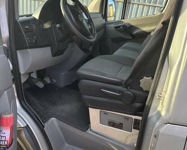 Сірий Мерседес Sprinter, об'ємом двигуна 3 л та пробігом 400 тис. км за 19600 $, фото 7 на Automoto.ua