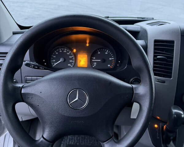 Сірий Мерседес Sprinter, об'ємом двигуна 2.99 л та пробігом 401 тис. км за 13500 $, фото 19 на Automoto.ua