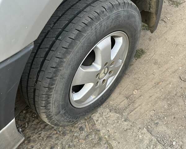 Сірий Мерседес Sprinter, об'ємом двигуна 3 л та пробігом 400 тис. км за 19600 $, фото 5 на Automoto.ua