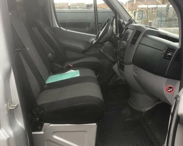 Серый Мерседес Sprinter, объемом двигателя 2.1 л и пробегом 376 тыс. км за 14000 $, фото 6 на Automoto.ua