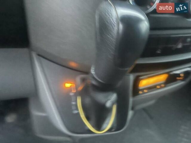 Серый Мерседес Sprinter, объемом двигателя 2.14 л и пробегом 340 тыс. км за 20000 $, фото 13 на Automoto.ua