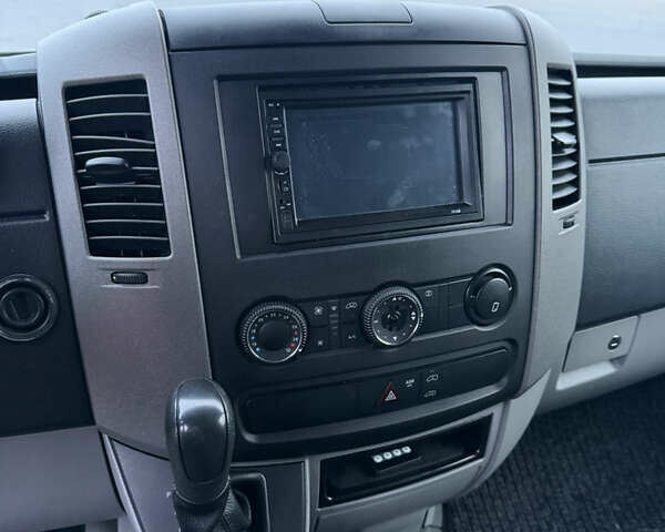 Сірий Мерседес Sprinter, об'ємом двигуна 2.99 л та пробігом 401 тис. км за 13500 $, фото 17 на Automoto.ua