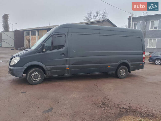 Серый Мерседес Sprinter, объемом двигателя 2.1 л и пробегом 571 тыс. км за 10000 $, фото 3 на Automoto.ua