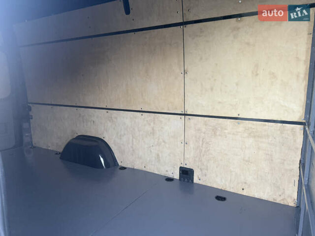 Мерседес Sprinter 2011 у Чернівцях на Automoto.ua Сірий Мерседес Sprinter, об'ємом двигуна 3 л та пробігом 460 тис. км за 17900 $, фото 12 на Automoto.ua