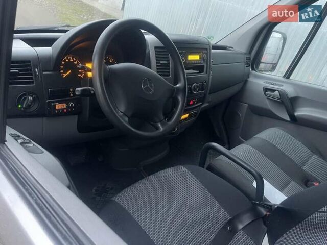 Серый Мерседес Sprinter, объемом двигателя 2.14 л и пробегом 340 тыс. км за 20000 $, фото 8 на Automoto.ua