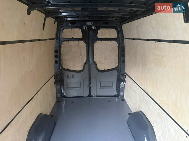 Мерседес Sprinter 2011 у Чернівцях на Automoto.ua Сірий Мерседес Sprinter, об'ємом двигуна 3 л та пробігом 460 тис. км за 17900 $, фото 13 на Automoto.ua