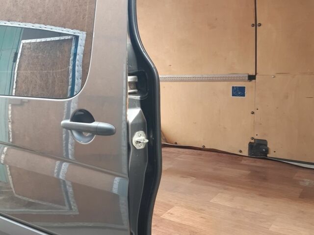 Серый Мерседес Sprinter, объемом двигателя 2.14 л и пробегом 208 тыс. км за 18500 $, фото 17 на Automoto.ua